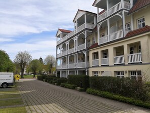 Exterior - 3-room vacation apartment Villa Parkblick, 55 inch UHD, Blu-ray, renovated in 2024 (Kühlungsborn Ost)