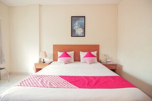 Desk, free WiFi, bed sheets - Flagship 1511 Galaxy Inn (Bandung)