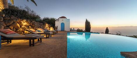 Piscine extérieure, piscine chauffée