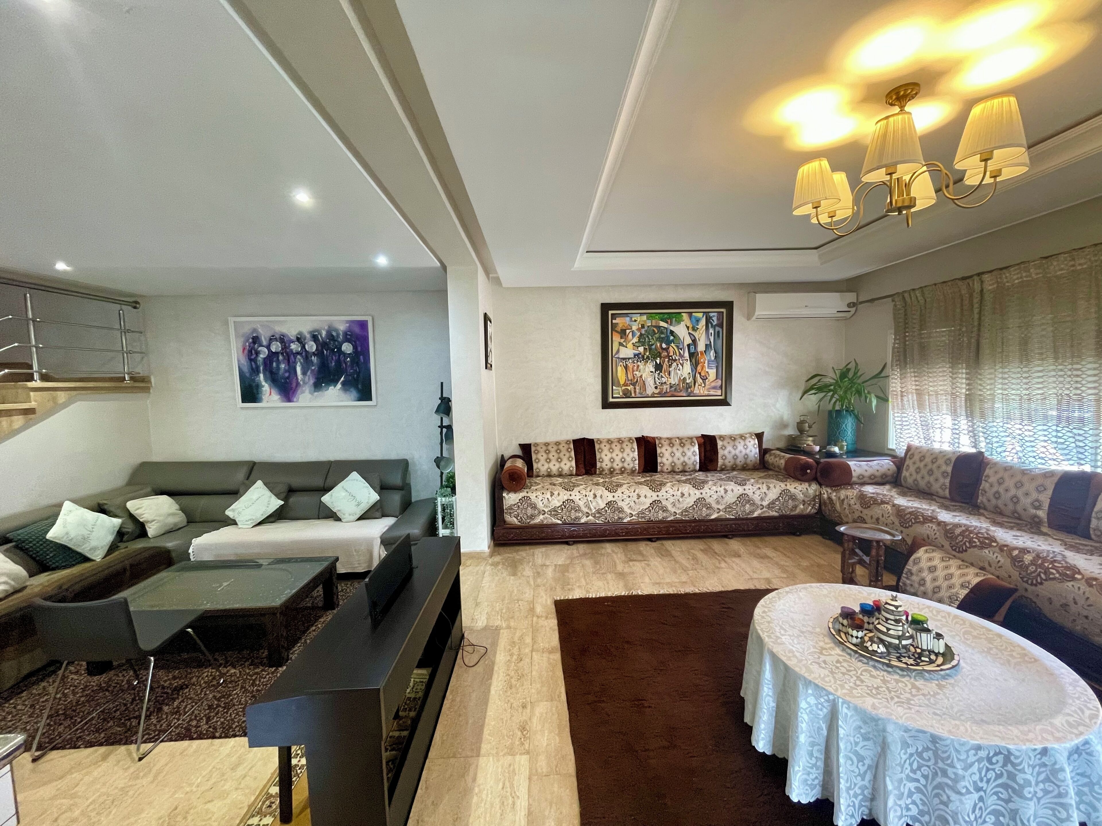 Smart TV, chimenea, videojuegos y reproductor de DVD 