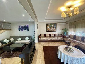 Smart TV, fireplace, video games, DVD player