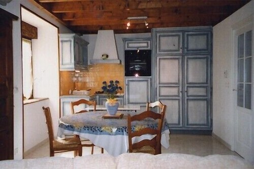 Classe 3 étoiles dans un petit village d'AUVERGNE