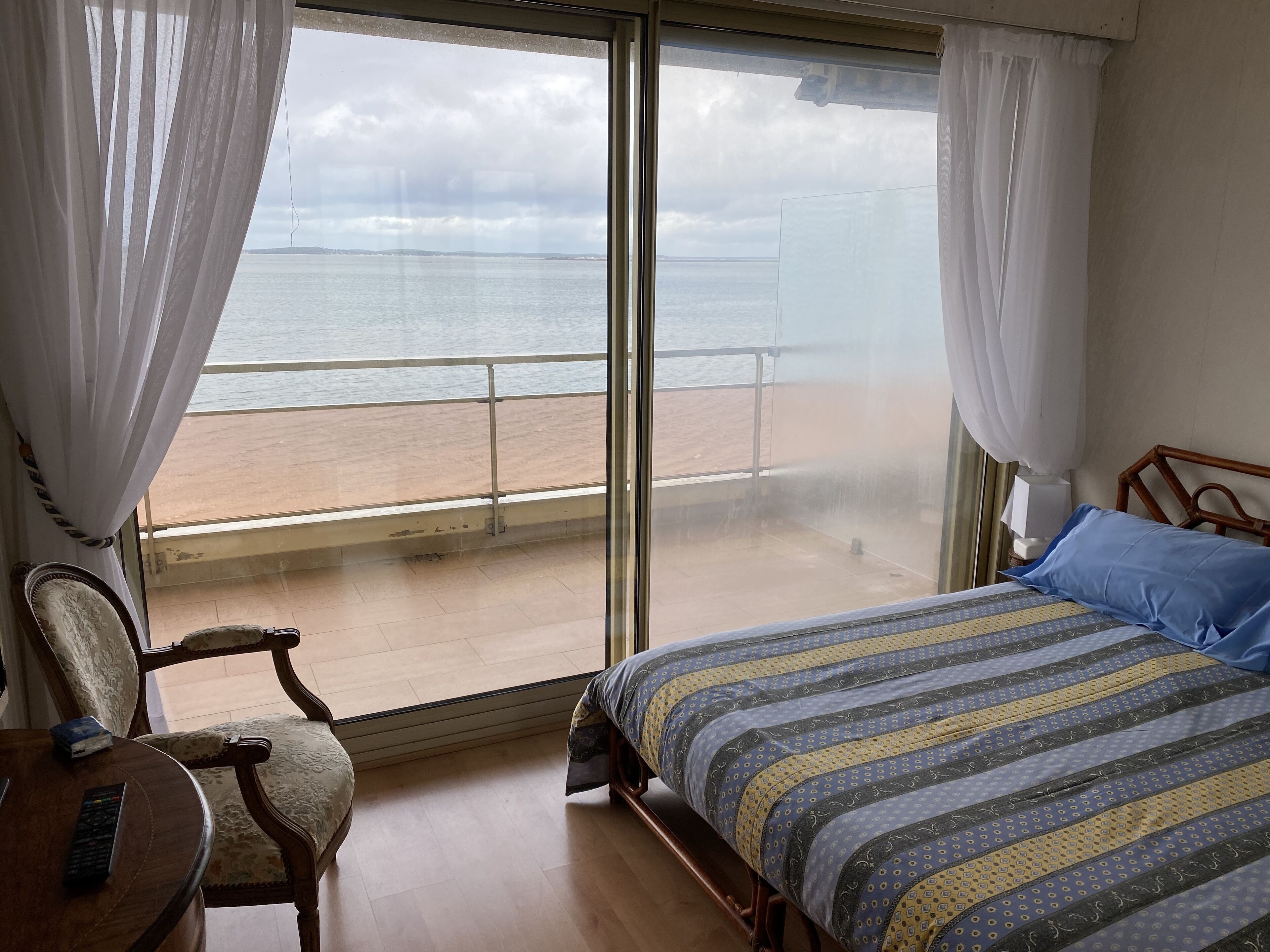 1 chambre, fer et planche à repasser, lit parapluie, Wi-Fi gratuit