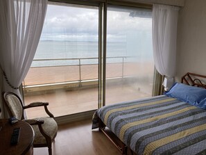 1 bedroom, iron/ironing board, travel cot, free WiFi