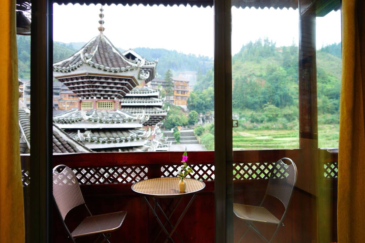 XiaYao Double room with balcony | Premium bedding, desk, blackout drapes, iron/ironing board