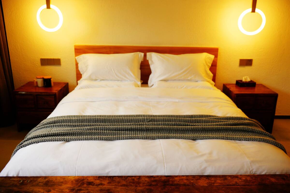 Sanlong Comfort Double Room | Premium bedding, desk, blackout drapes, iron/ironing board