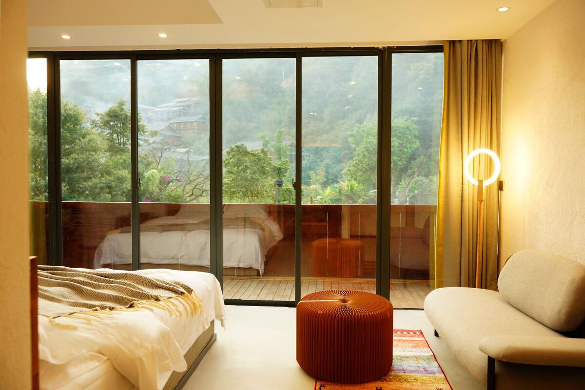 ZenLei comfort double room with view | Premium bedding, desk, blackout drapes, iron/ironing board