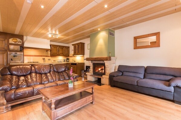 TV, fireplace, DVD player, table football