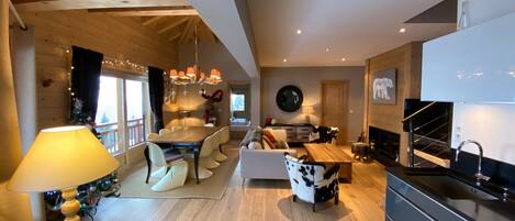 Fernseher, Kamin, DVD-Player, Videothek