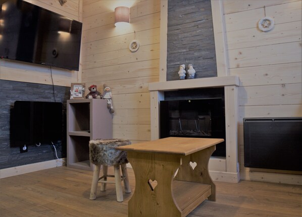 Interior - renovated 31m² apartment with 2 bedrooms and a beautiful view facing south (Val Thorens)