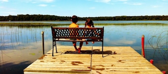 Quiet, Cozy Lake Cottage North of Merrifield, Great Getaway!