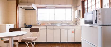 Private Vacation Home | Private kitchenette