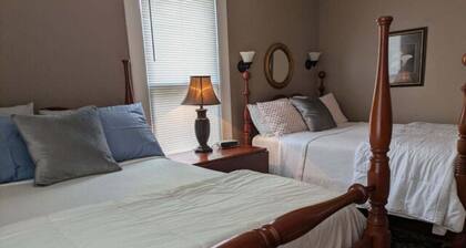 Gate House (2 Doubles - 2nd Floor)