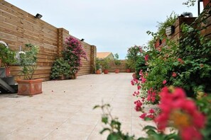 4F京都六人房 | 记忆海绵床垫、特色装修、笔记本电脑工作区、隔音