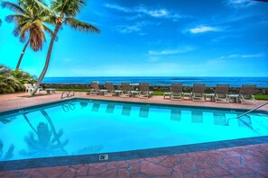 Pool - Aloha!  Oceanfront, TV, Pool, Hot Tub, A/C.   (Kailua Kona)