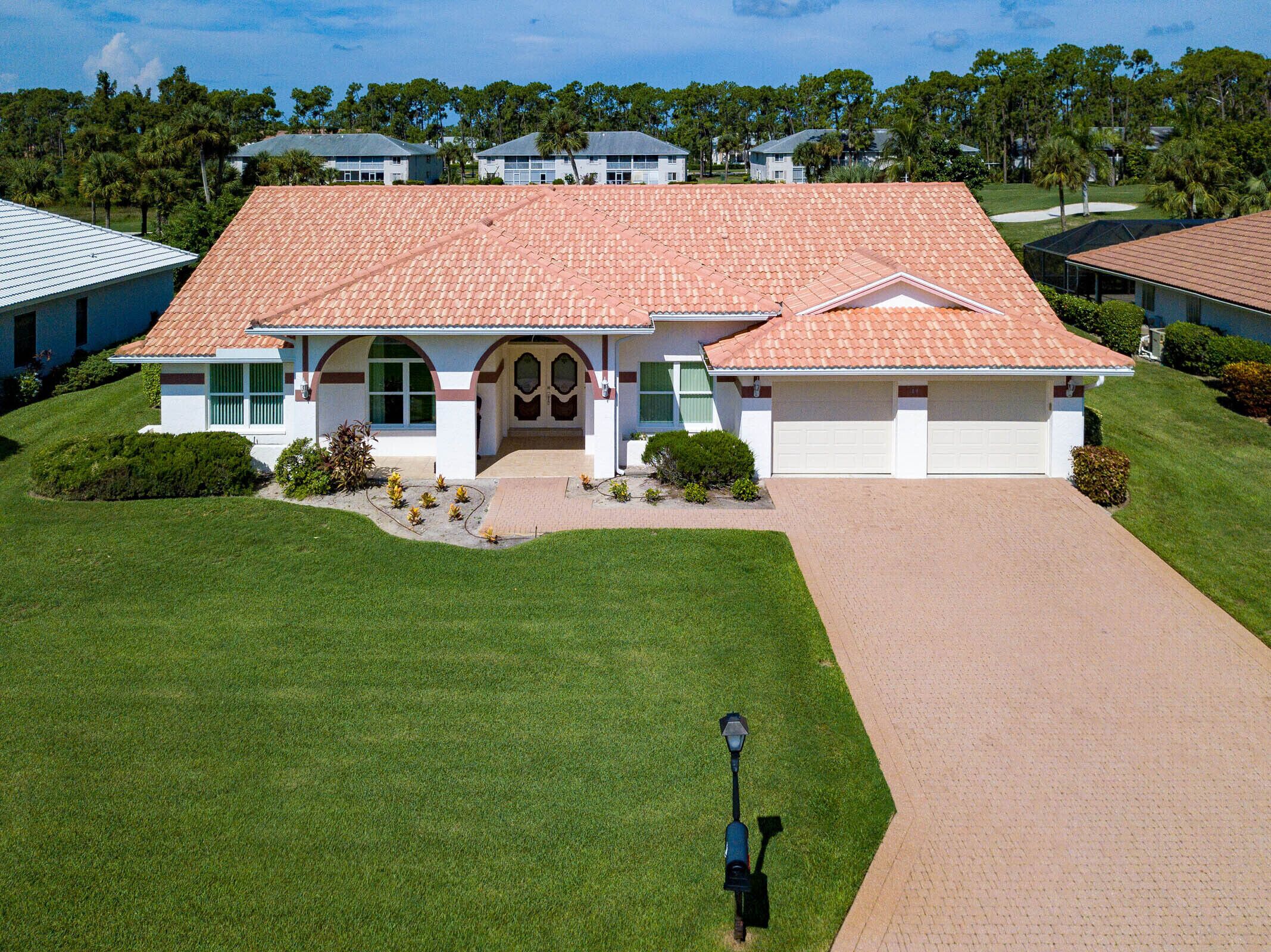 Lely Country Club 3/2 POOL HOME- pets welcome