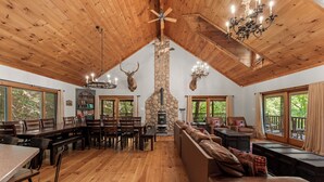 Interior - The Red Elk Lodge! Lakefront in Quiet Cove with Private Dock and Fishing Canoes! (Branson)