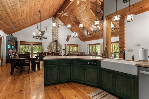 The Red Elk Lodge! Lakefront in Quiet Cove with Private Dock and Fishing Canoes!