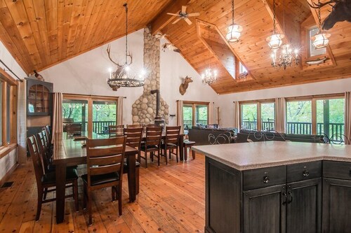 Beste Lakefront Lodge in Branson- Wifi, Überdachte Holzterrasse, Angeln ..