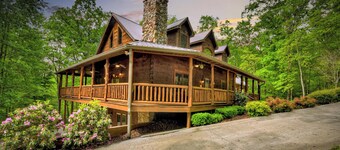 Hidden Creek | Trail to Creek | Hot Tub | Pool Table