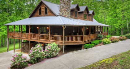 Hidden Creek | Trail to Creek | Hot Tub | Pool Table