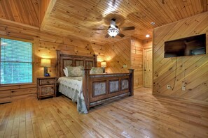 6 bedrooms, iron/ironing board, WiFi, bed sheets
