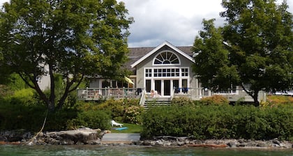 Upea Waterfront Wapato Point