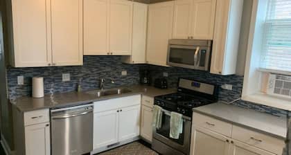 Enorme belleza Wrigleyville -10 camas y 5 baños en el corazón de todo !!