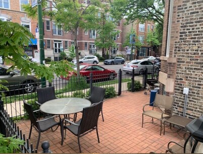 Huge Wrigleyville Beauty -10 beds and 5 baths in the heart of it all!!