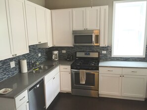 Fridge, microwave, oven, stovetop - Huge Wrigleyville Beauty -10 beds and 5 baths in the heart of it all!! (Chicago)
