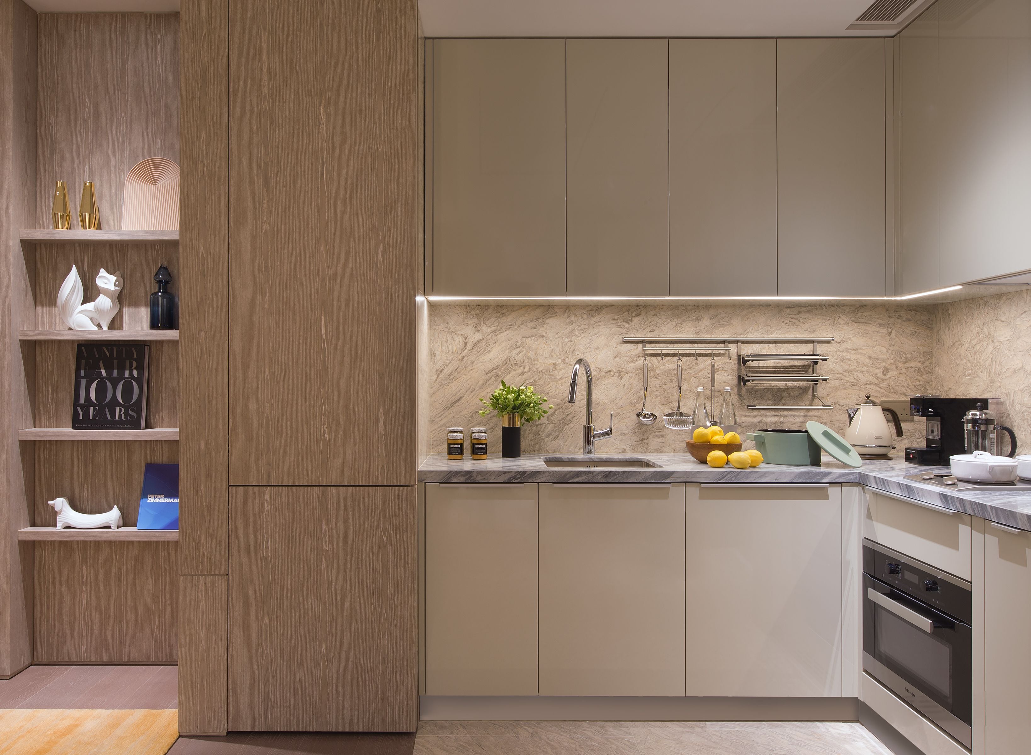 grand harbour one | private kitchenette | fridge, microwave, oven, stovetop