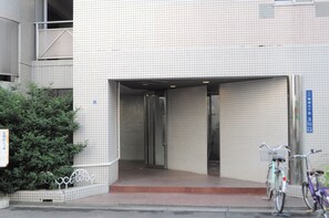 Property entrance - ArcadiaEF (Osaka)