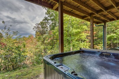 Treetops | Hot Tub | Fire Pit | Pool Table
