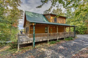 Exterior - Treetops | Hot Tub | Fire Pit | Pool Table (Copperhill)