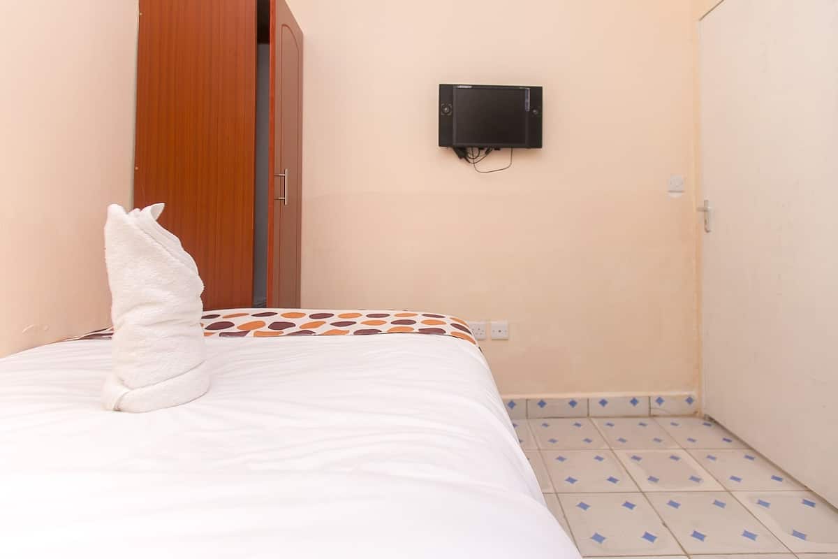Estudio estándar, 1 cama doble | 5 dormitorios, caja fuerte, escritorio