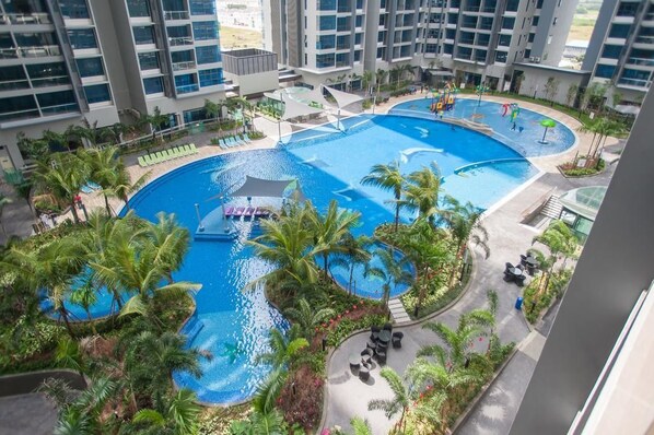 Outdoor pool - A6 STUNNING Suites Atlantis-Pool View-Jonker Melaka (Malacca City)