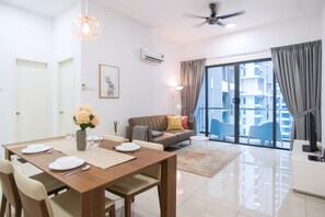 Living area - A6 STUNNING Suites Atlantis-Pool View-Jonker Melaka (Malacca City)