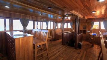 Cabana (9-12 Pax) | Sala d'estar
