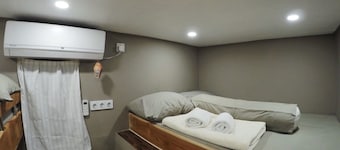 Regina Liveaboard