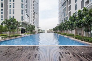 Kolam renang terbuka