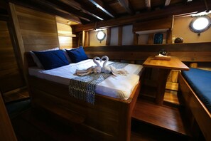 Cabin - Tanaka Liveaboard (Labuan Bajo)