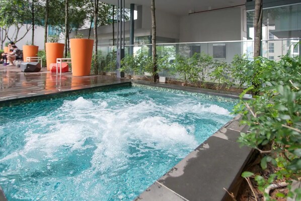 Outdoor spa tub