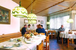Lunch and dinner served, German cuisine - Hotel Lawine (Todtnau)