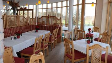 Desayuno bufé gratuito y diario