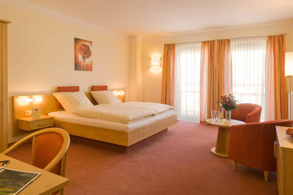 in-room safe, desk, free wifi, bed sheets