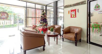 Super OYO 283 Helvetia Residence