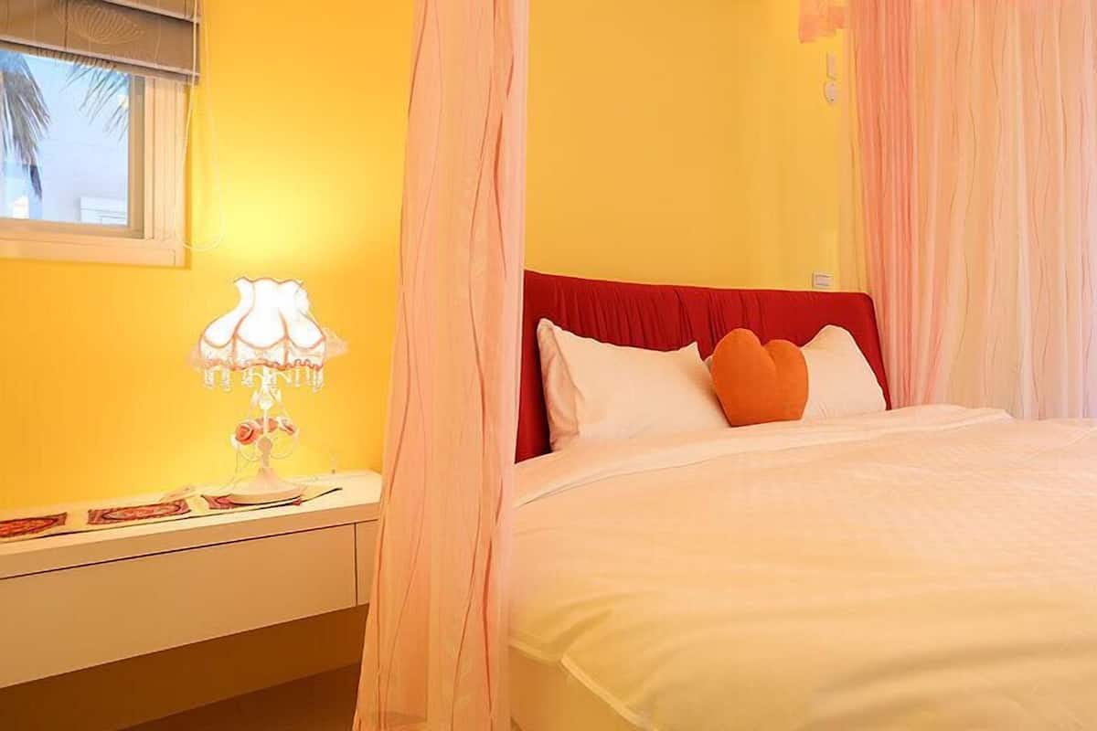 Honeymoon Double Room (Love) | Desk, blackout drapes, free WiFi, bed sheets