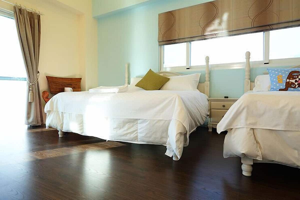 Standard Quadruple Room (Ocean Blue) | Desk, blackout drapes, free WiFi, bed sheets