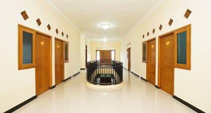 OYO 302 Karolin Homestay