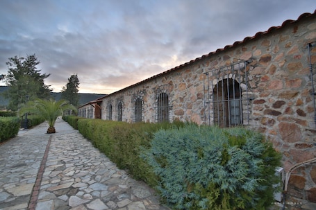 Property grounds. Hotel Rural Las Navas